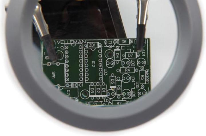 Produktbild Velleman Dritte Hand Mit Lupe, Led-Lampe Und Lötkolbenständer (Lupenleuchte)