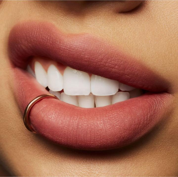 Image du produit MAC Cosmetics Powder Kiss Liquid Lipcolour (Au-dessus de la rosée)