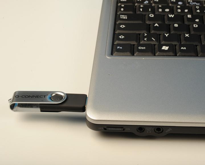 Produktbild Q-Connect Flash Drive (32 GB, USB 2.0, USB-A)