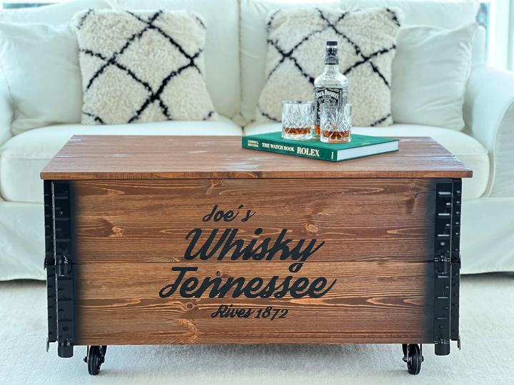 Produktbild Uncle Joe´s Whisky Truhentisch