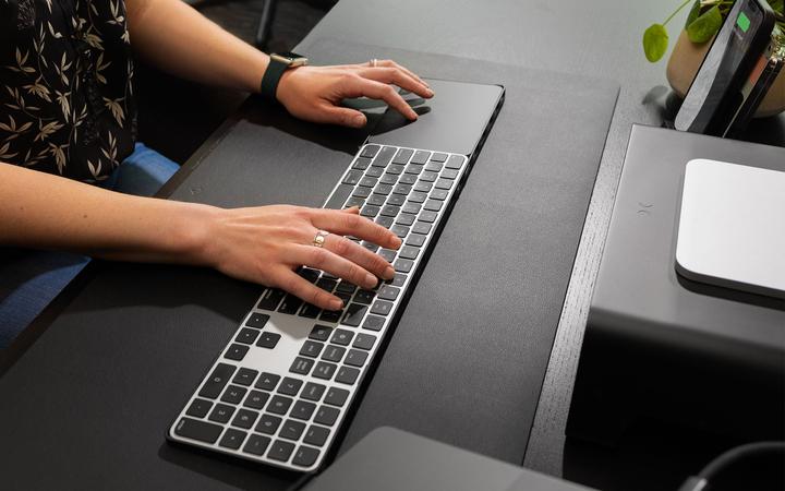 Actual product image TwelveSouth DeskPad (Wide)