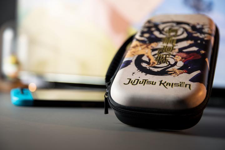 Produktbild Konix Jujutsu Kaisen Pro Carry Bag (Switch, Switch Lite, Switch OLED)