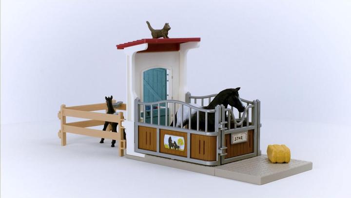 Actual product image Schleich Horse box with mare and foal