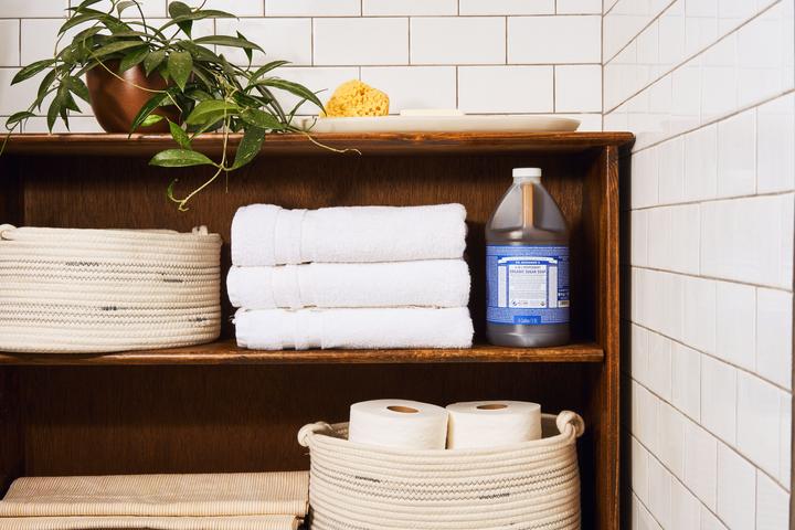 Image du produit Dr. Bronner's Menthe poivrée (Savon liquide, 1900 ml)