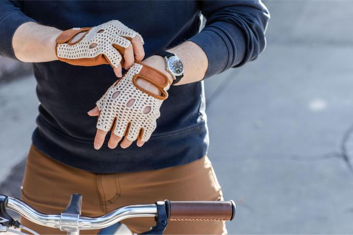 Actual product image Thousand Little Five Gloves Cream (S) (S)