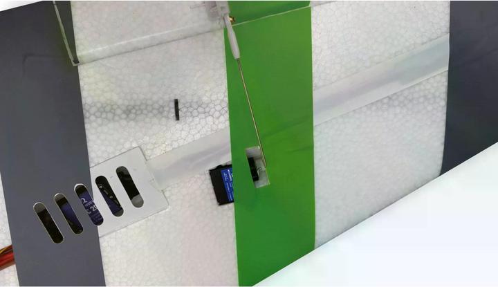 Actual product image Amewi XFly Delta Flyer green (Flying wing)