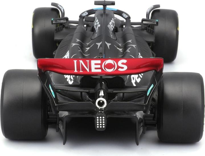 Immagine prodotto Bburago Mercedes-AMG F1 W14 E Perf. 2023 con figura 1/24