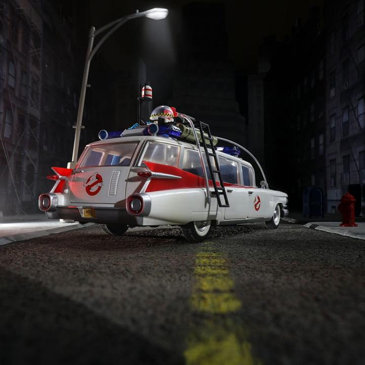 Produktbild Hasbro Ghostbusters Plasma Series Fahrzeug Ecto-1 (1984)
