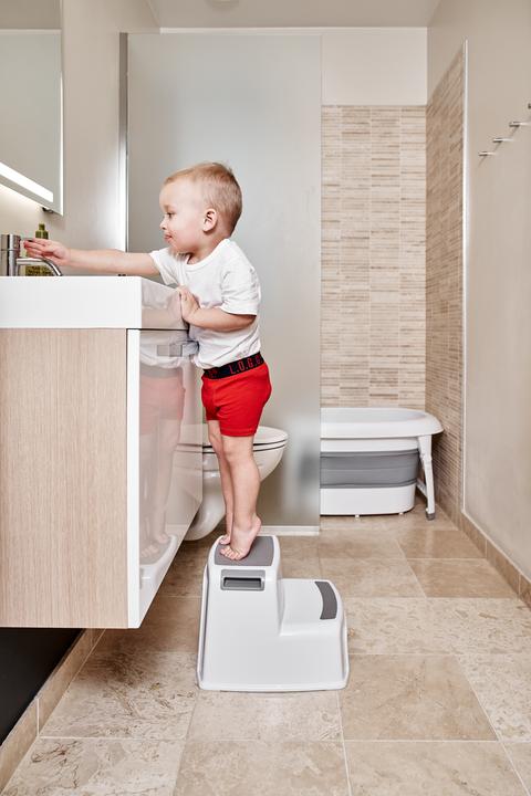 Produktbild Baby Dan Zweistufiger Hocker
