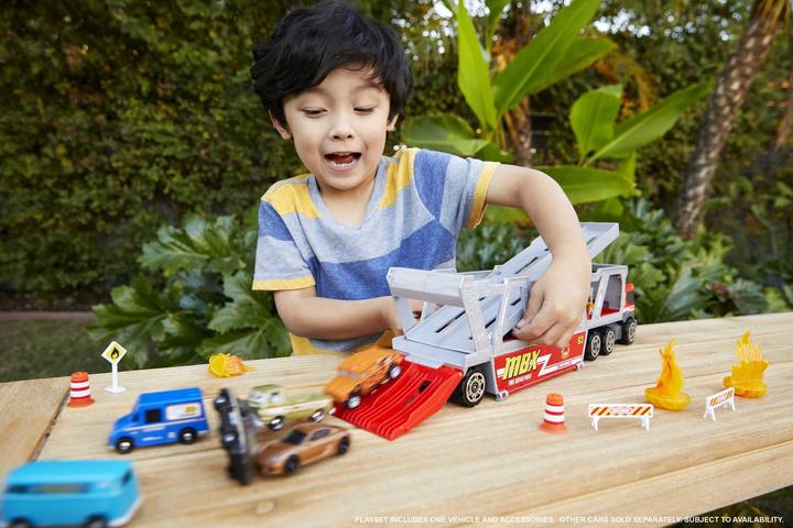 Immagine prodotto Mattel Macchina dei pompieri trasportabile playset (SIOC)
