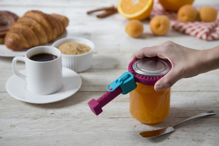 Actual product image Ototo Glass opener - Zip-Eat (Plastic lidded bottle opener)