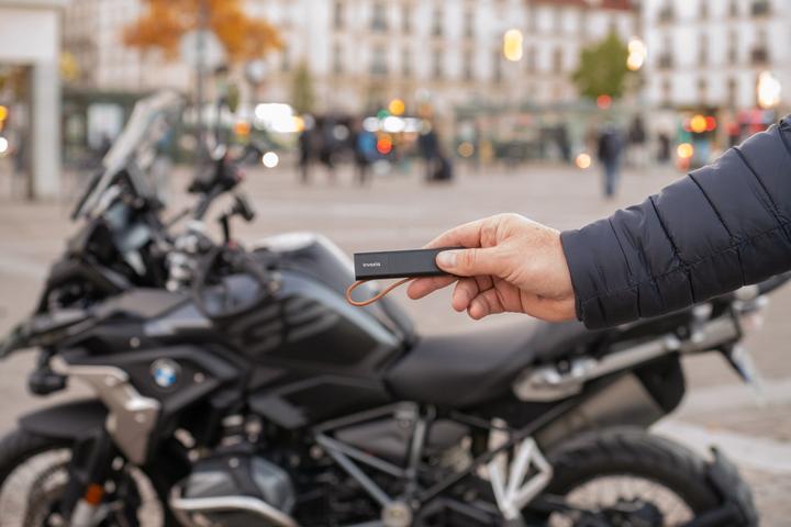 Actual product image Invoxia GPS Tracker (iOS, Android)