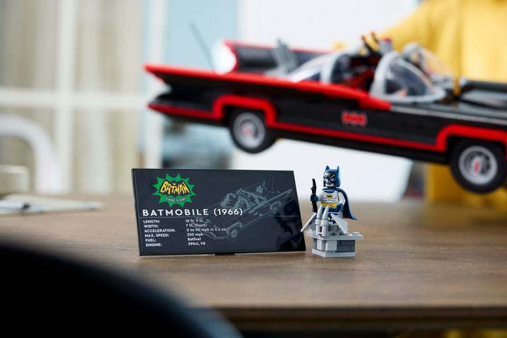 Immagine prodotto LEGO Batmobile (76328, LEGO DC, Set LEGO rari)