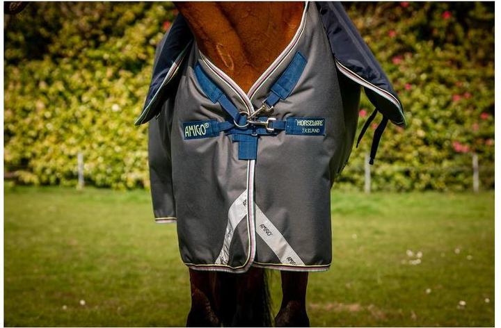 Produktbild Horseware Weidedecke mit Halsteil Amigo Bravo 12 Plus 250g (155 cm)