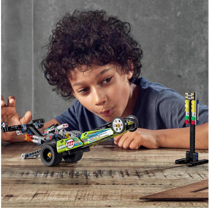 Actual product image LEGO Dragster race car (42103, LEGO Technic)