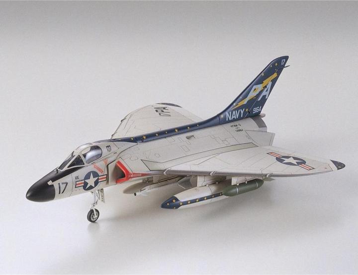 Actual product image Tamiya 1:72 Skyray