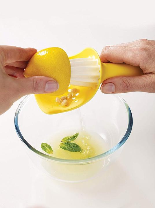 Actual product image Joseph Joseph Citrus juicer yellow, 16.5x8.5x7 cm