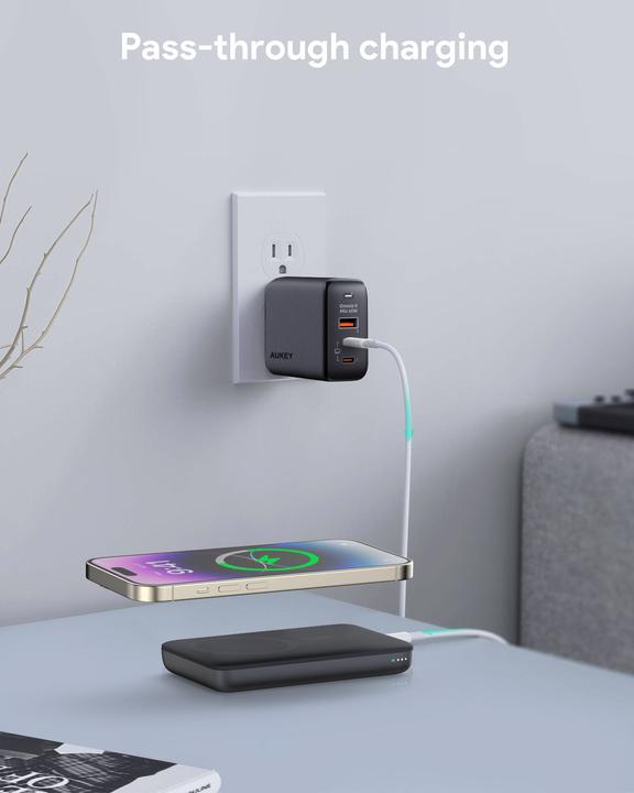 Actual product image Aukey MagFusion (6700 mAh, 20 W, 25.46 Wh)