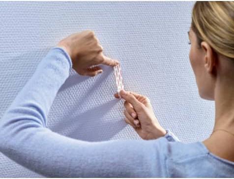 Image du produit tesa Clou adhésif pour papier peint & plâtre, 1kg de tenue, détachable sans trace & réutilisable, 2 clous