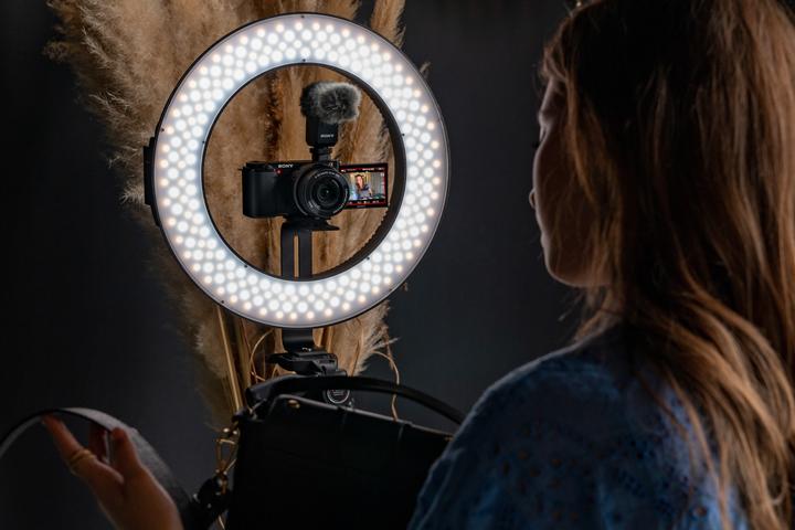 Productafbeelding Sony Alpha ZV-E10L (16 - 50 mm, 24 Mpx, APS-C / DX)