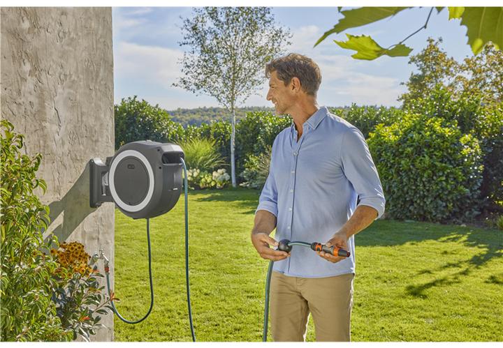 Immagine prodotto Gardena Portagomma a batteria da parete PowerRoll XL 18V set bianco 35 m (35 m)