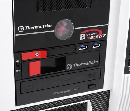 Produktbild Thermaltake ST0026Z Hard Drive Backplane 2,5/3,5 Zoll Frontblende