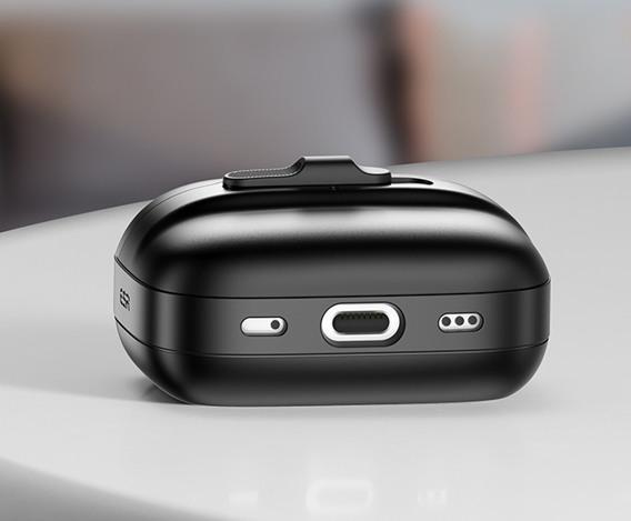 Actual product image ESR Pulse Halolock Case with MagSafe (Charging case cover)
