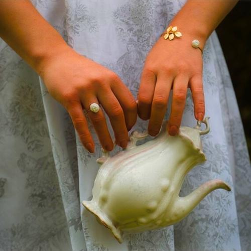 Immagine prodotto Yolaine Giret Bracciale Feuille (Porcellana, Placcato in oro con oro fino 999 millesimi)