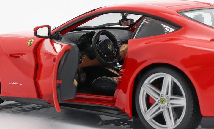 Actual product image Bburago Ferrari R&P F12 Berlinetta