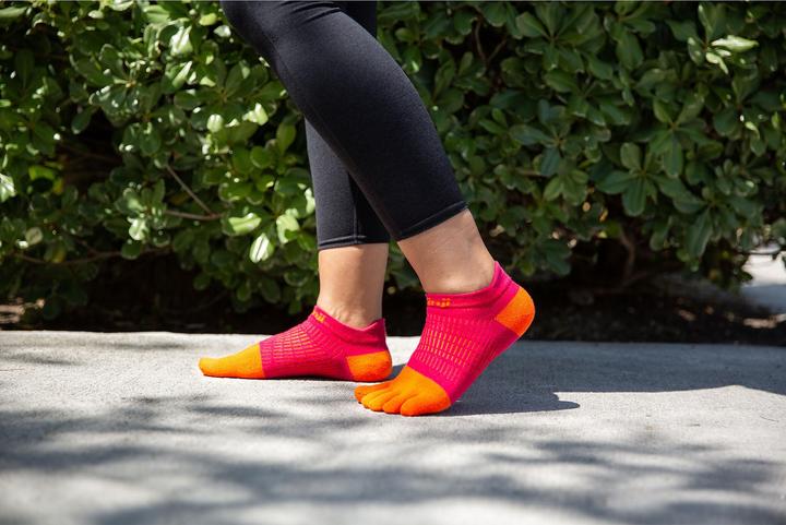 Actual product image Injinji Women's Run Lightweight No-Sho (M/L)