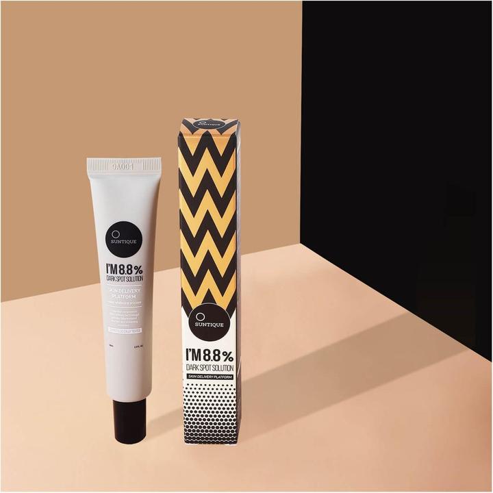 Produktbild Suntique I'M 8.8% Dark Spot Solution (Sonnencreme Gesicht, Bis SPF 10, 30 ml)