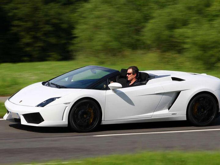 Image du produit Smartbox Tour exclusif de 2h en Lamborghini Gallardo pour 2 à Lucerne (2 pers.)
