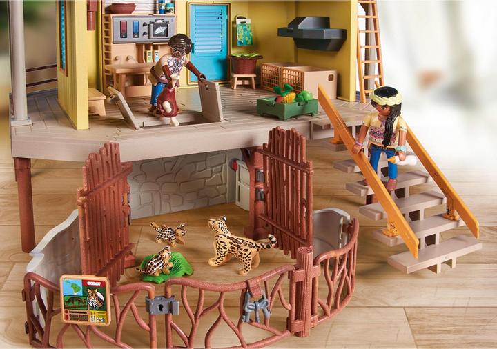 Actual product image Playmobil Animal Care Station (71007, Playmobil Wiltopia)
