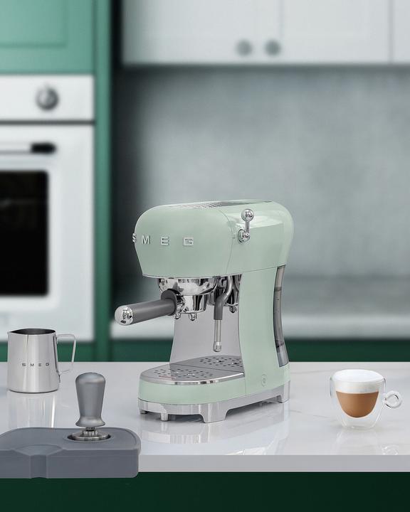 Actual product image Smeg ECF02PGEU Portafilter espresso/coffee machine Pastel green (EU plug)