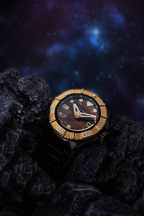 Image du produit Nubeo NB-6054-11 Montre homme Manta automatique 54mm 30ATM (Montre de plongée, 54 mm)