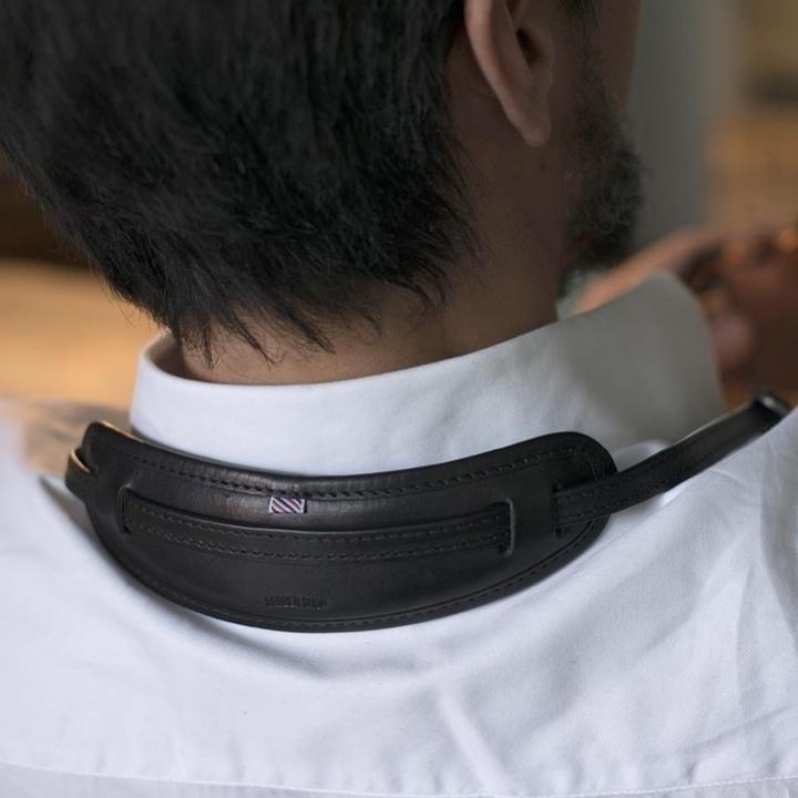 Image du produit Barber Shop Kamera Tragriemen genarbtes braunes Leder