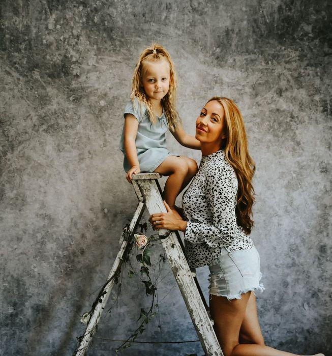 Actual product image Lastolite EzyFrame Background 2 x 2.3m Concrete (200 cm, 230 cm)