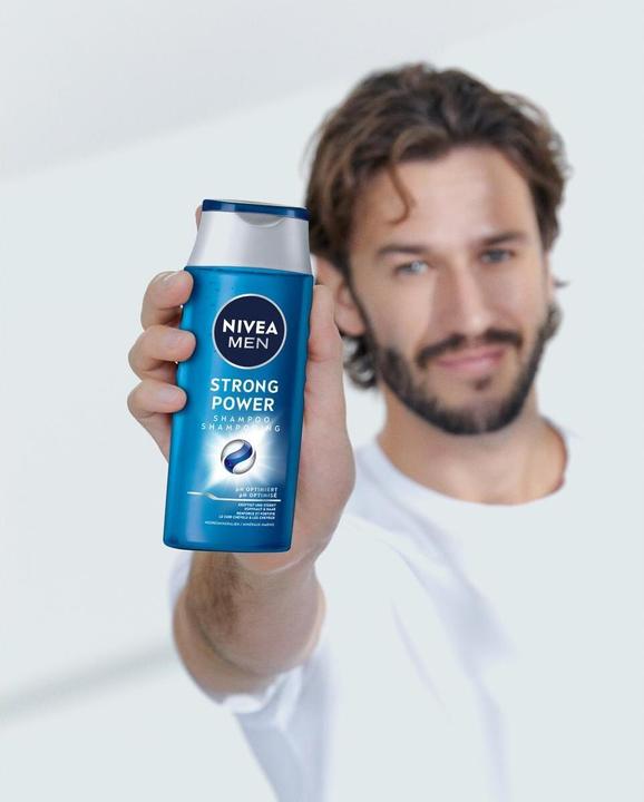 Immagine prodotto Nivea Men Shampoo a potenza forte pH-Optimal (250 ml, Shampoo liquido)