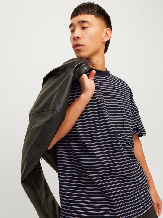 Produktbild Jack & Jones Gestreift Rundhals T-shirt T-shirt (XS)