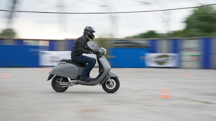 Actual product image Kumpan Electric 54 I:conic (45 km/h, 4000 W)
