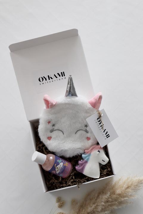 Produktbild Oykami Geschenkbox Mädchen "Einhorn Kosmetiktasche" Flauschig (Körperpflegeset)