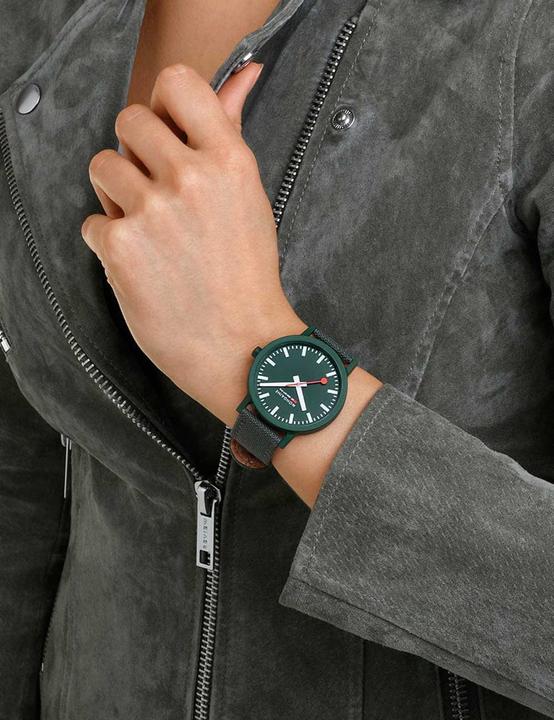 Produktbild Mondaine Essence (Analoguhr, 41 mm)