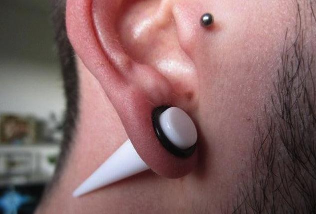 Produktbild Hermex 20mm Ohr Plug Expander Dehnungsstecker Piercing aus Weissen Bioplastik - Weiss (Acryl, Silikon)