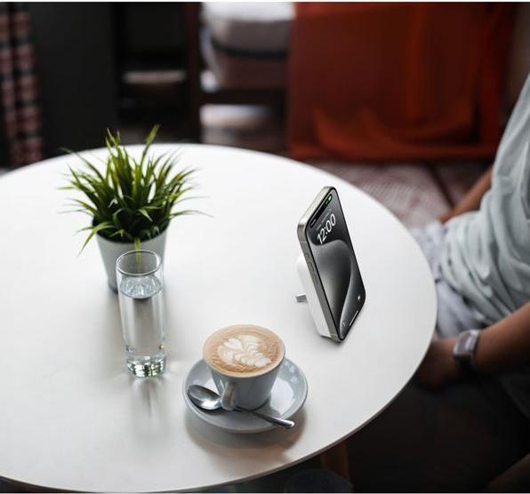 Actual product image Belkin BoostCharge Pro (8000 mAh, 20 W, 30.80 Wh)
