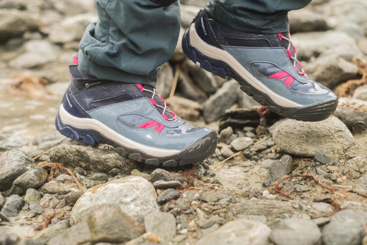 Actual product image Quechua Crossrock Mid Wtp Kid G (29)