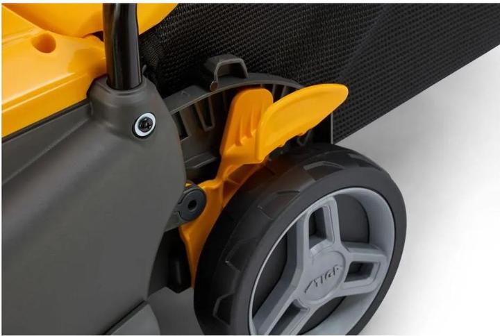 Produktbild Stiga COMBI 336c Elektro Rasenmäher 1400W Schnittbreite (max.) 34cm (Netzbetrieb)