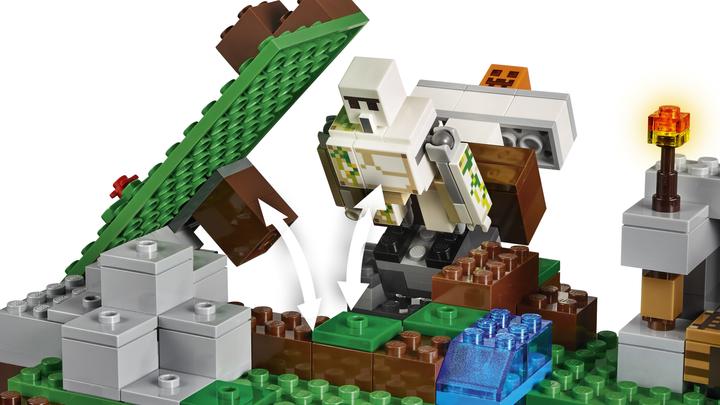 Actual product image LEGO Minecraft The Iron Golem (21123, LEGO Minecraft)
