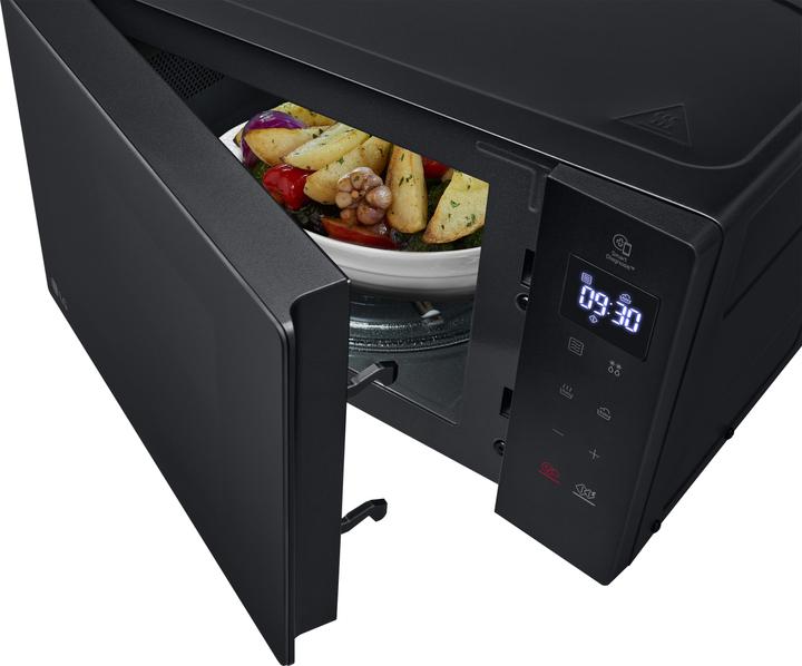 Actual product image LG MS2032GAS (20 l)