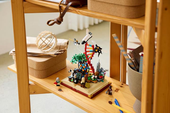Produktbild LEGO Die Entstehung von MINT (21355, LEGO Ideas, LEGO Seltene Sets)