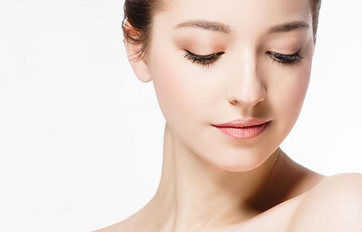 Actual product image Elizabeth Arden Eight Hour Lip Protectant Stick Honey SPF 15 3.7 g (#01)